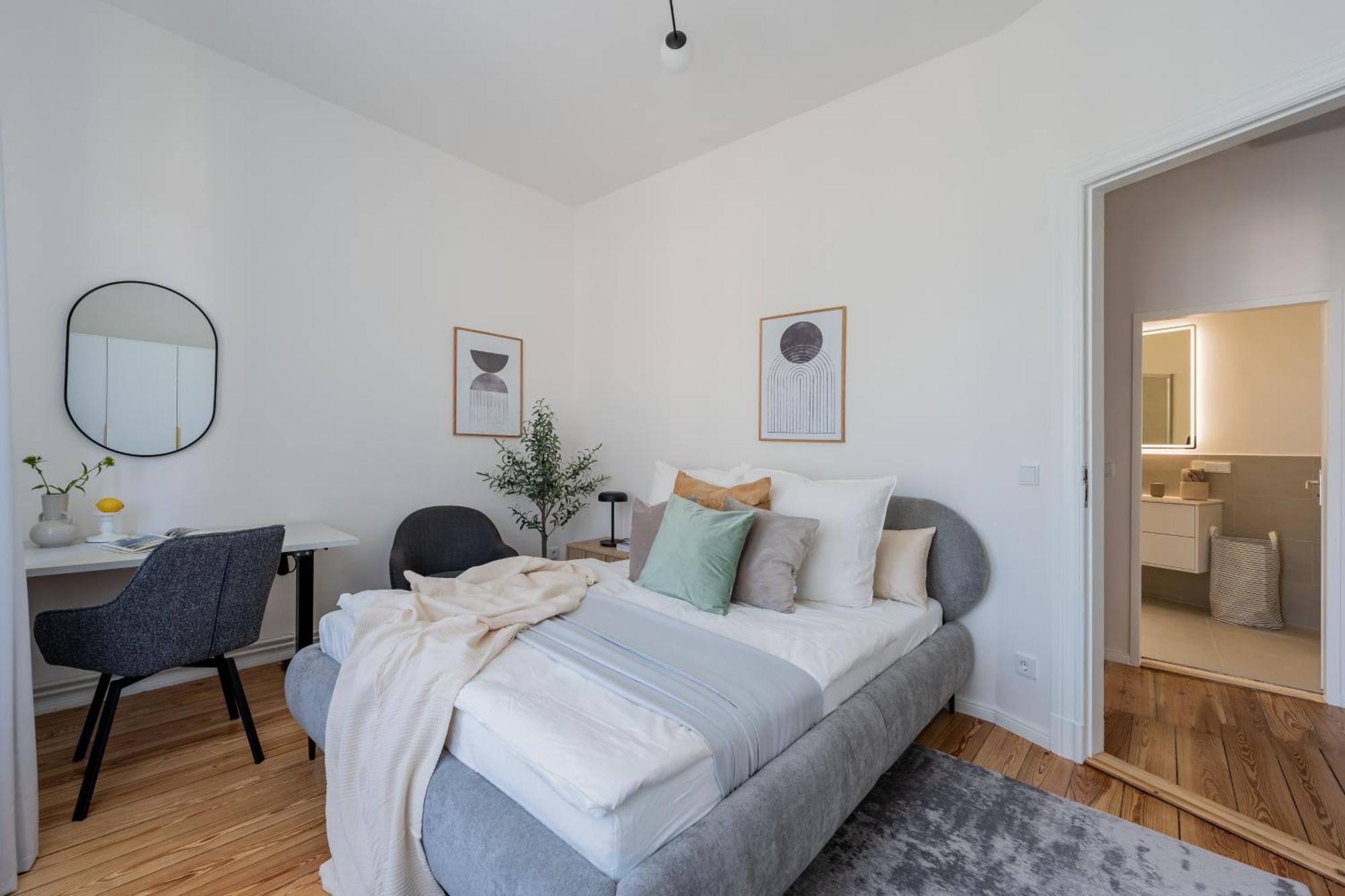 Renovated 2-bedroom - Family & Work Ready!